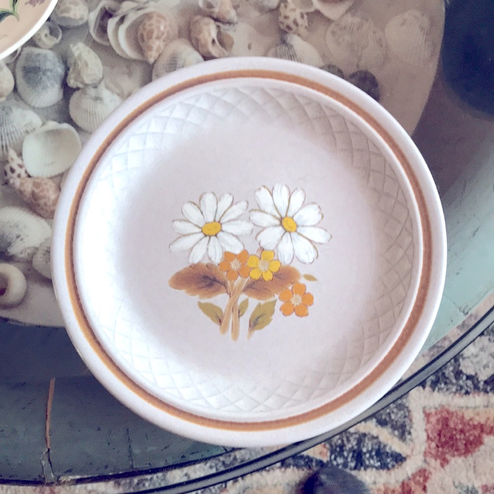 Daisy Pattern stoneware